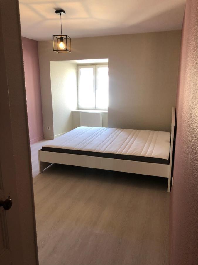 Appartement Porte Du Cantal Massiac Esterno foto