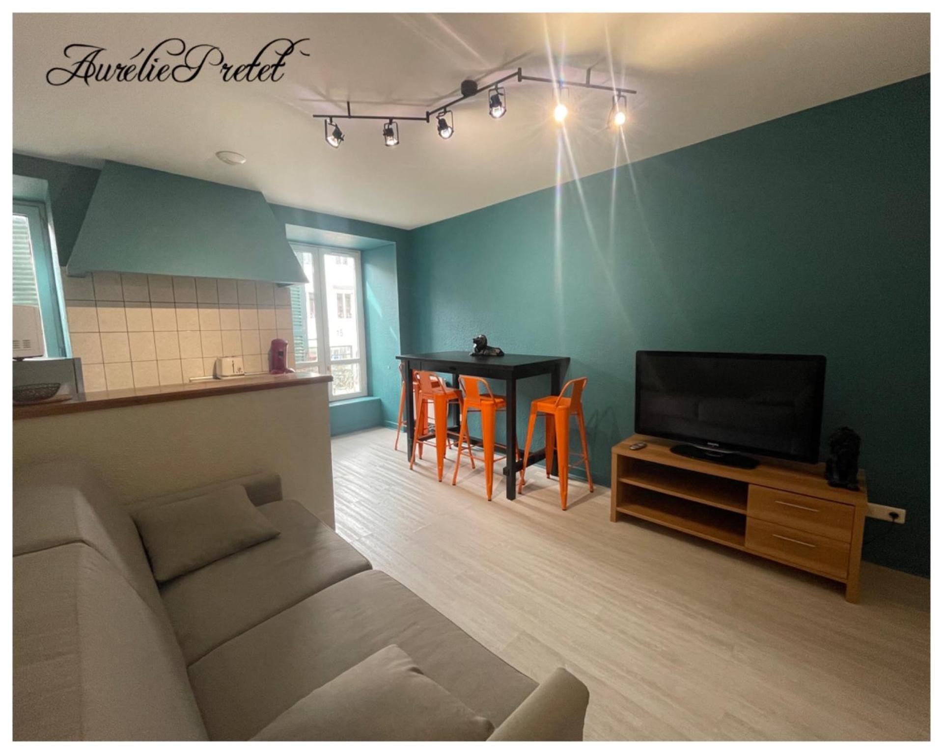 Appartement Porte Du Cantal Massiac Esterno foto